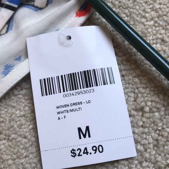 White dress - Picture 6 of 7